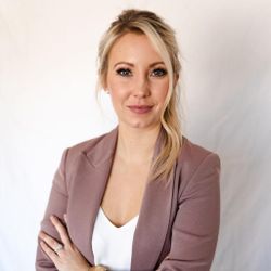Rebecca Mondor Photo