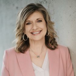 Julia Stauffer Photo